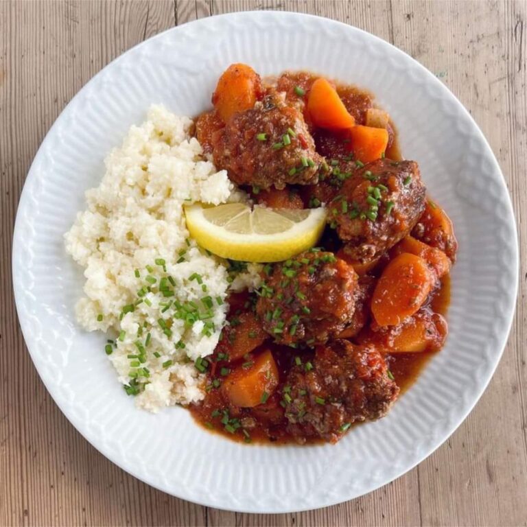 "almôndegas em molho de tomate"