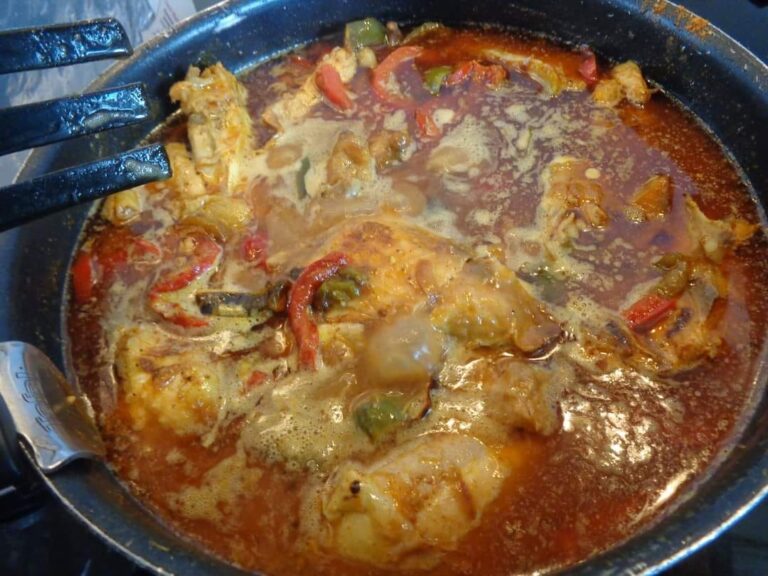 FRICASSÉ DE FRANGO COM LEITE DE COCO