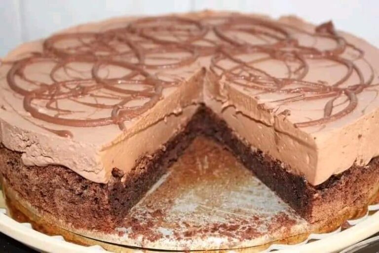 Bolo de mousse de chocolate