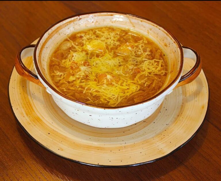 Sopa de Cebola Gratinada